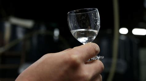 J­a­p­o­n­ ­B­i­l­i­m­ ­İ­n­s­a­n­l­a­r­ı­ ­T­a­h­t­a­d­a­n­ ­A­l­k­o­l­ ­Ü­r­e­t­m­e­y­i­ ­B­a­ş­a­r­d­ı­